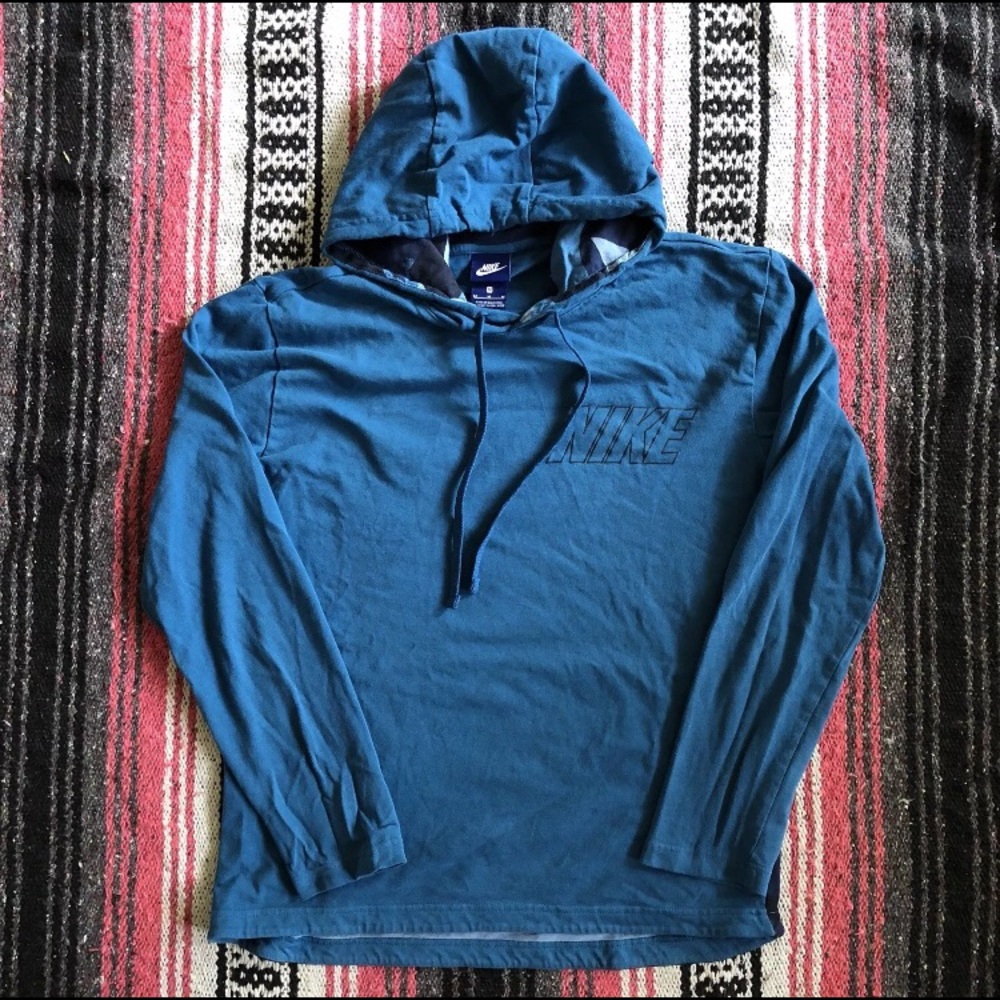 Nike Men’s Athletic Hoodie Size Medium